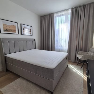 Rental of a bright 3-room apartment, 88 m², Belgrade, Serbia